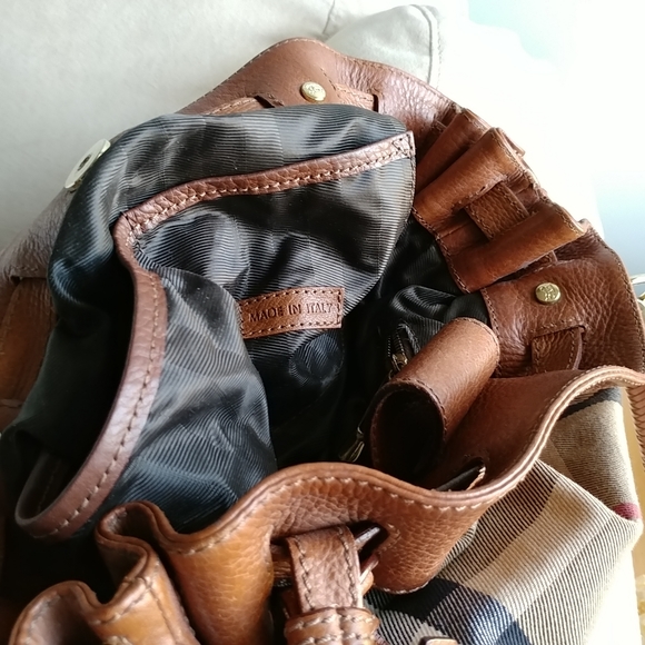 Burberry House Check Canvas Leather Shoulder Bag - Picture 6 of 11